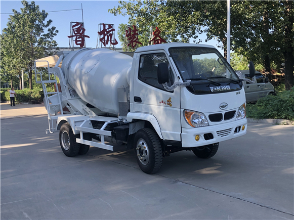 想要開好混凝土攪拌車下面幾條規(guī)矩不能少！