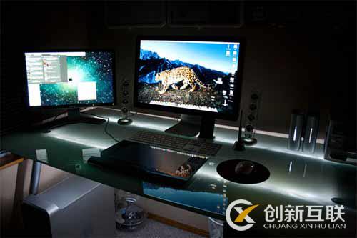 一個(gè)簡約的網(wǎng)頁設(shè)計(jì)工作站